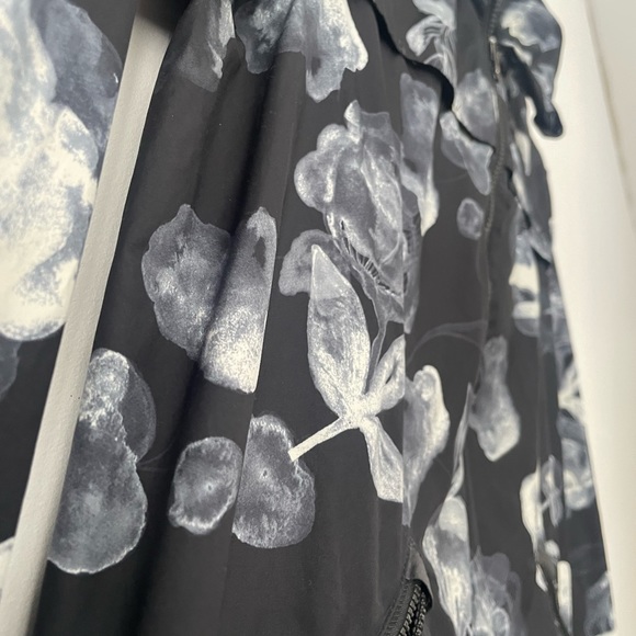 Lululemon Rain Jacket - Picture 2 of 4